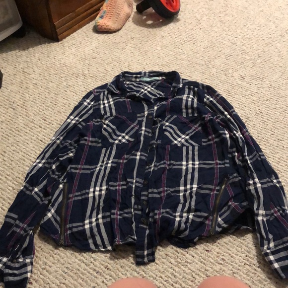 Selling this because isn’t my style anymore! - Picture 1 of 2